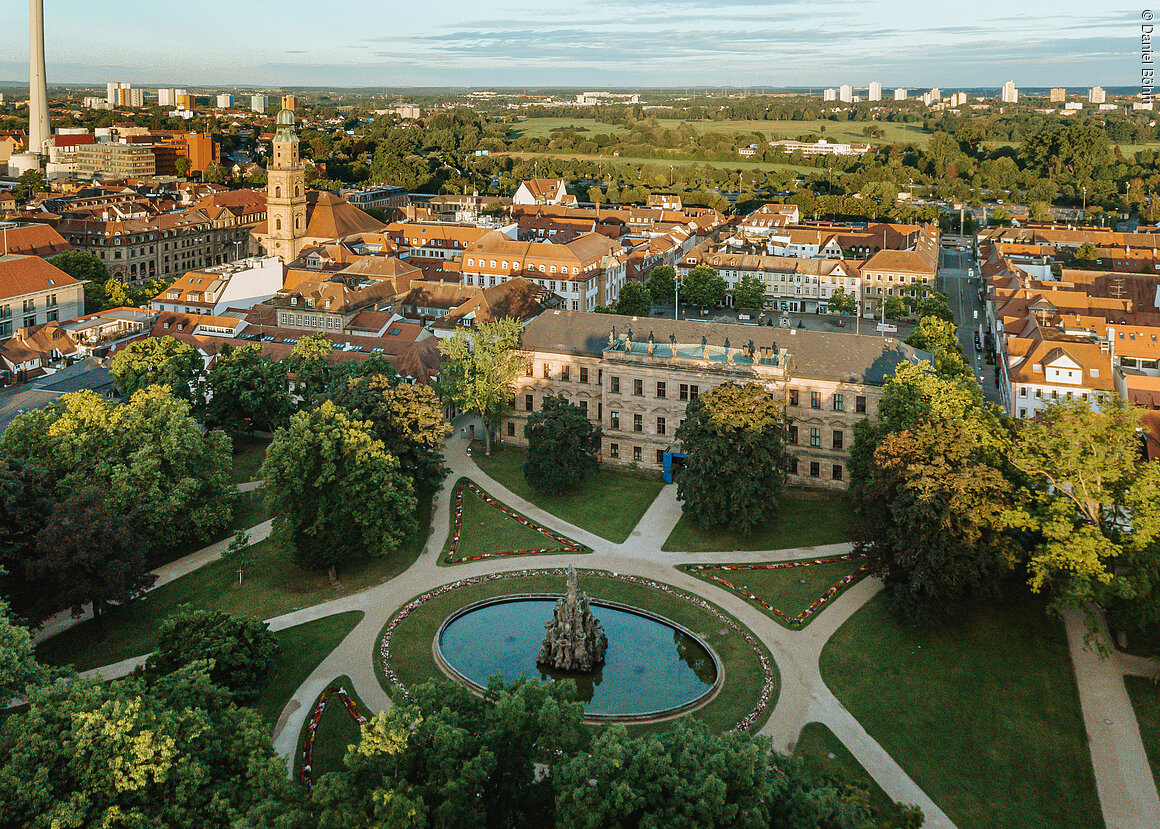 Erlangen Orangerie und Markgrafenschloss aus der Luft
